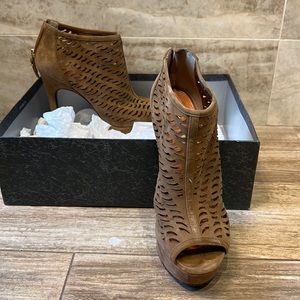 Via spiga platform high heels.